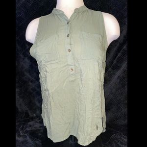 Hollister sleeveless shirt